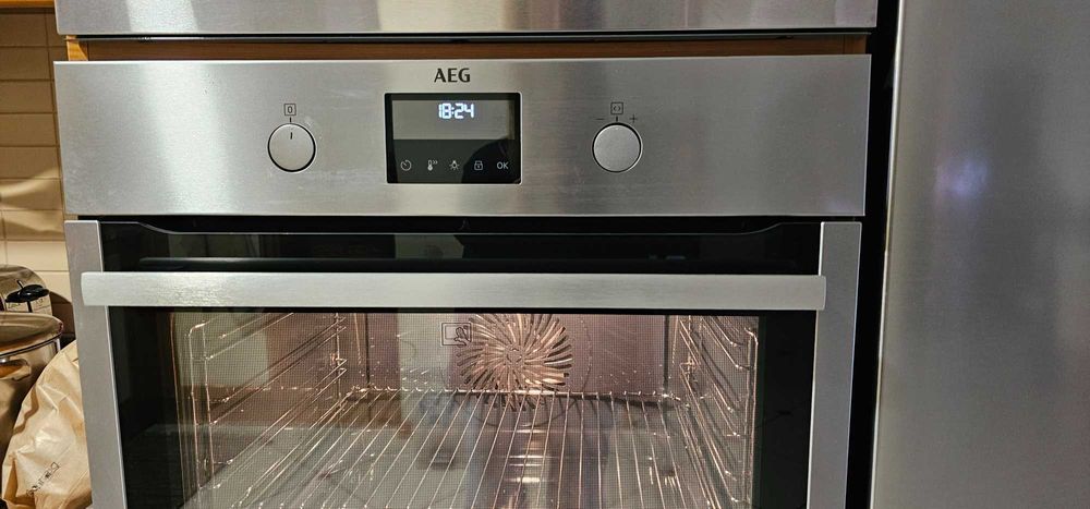 Forno praticamente novo AEG