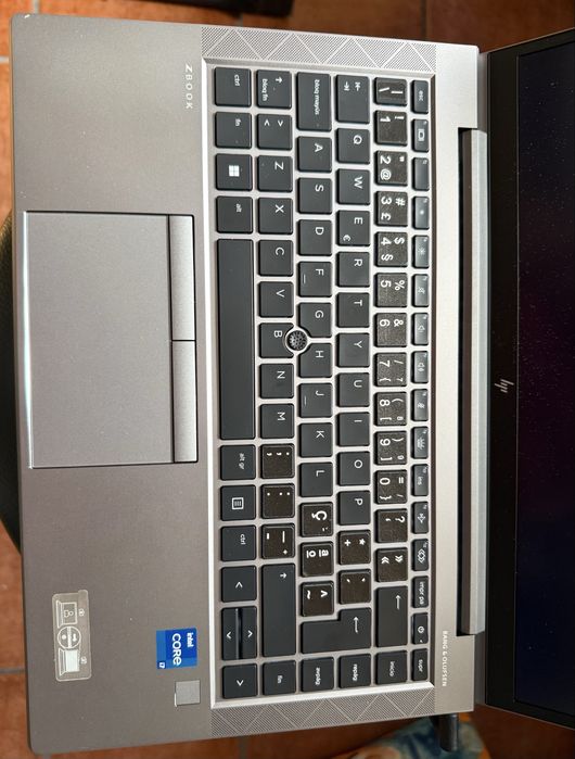 Portátil HP ZBook Firefly Workstation G8 14” i7 11th 32GB RAM 512GB M2 Nvidia Quadro T500 4GB