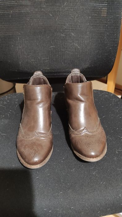 Botas castanhas usadas