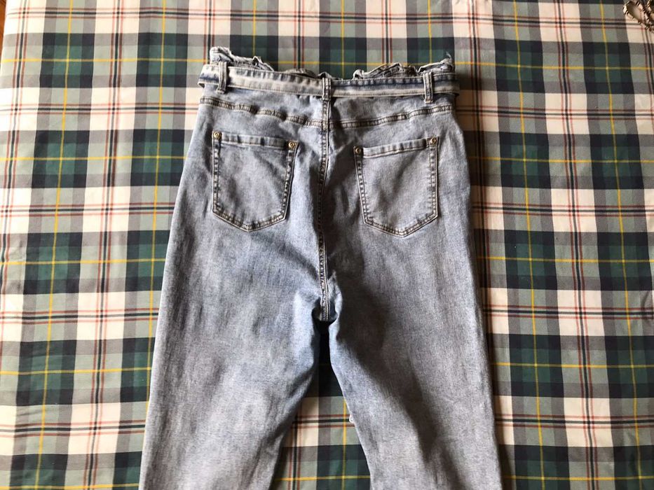 Женские джинсы boohoo на высокой посадке размер 52-52.