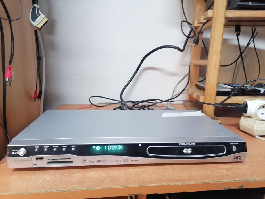 Odtwarzacz CD/DVD SEG DVX 690 HDMI/USB