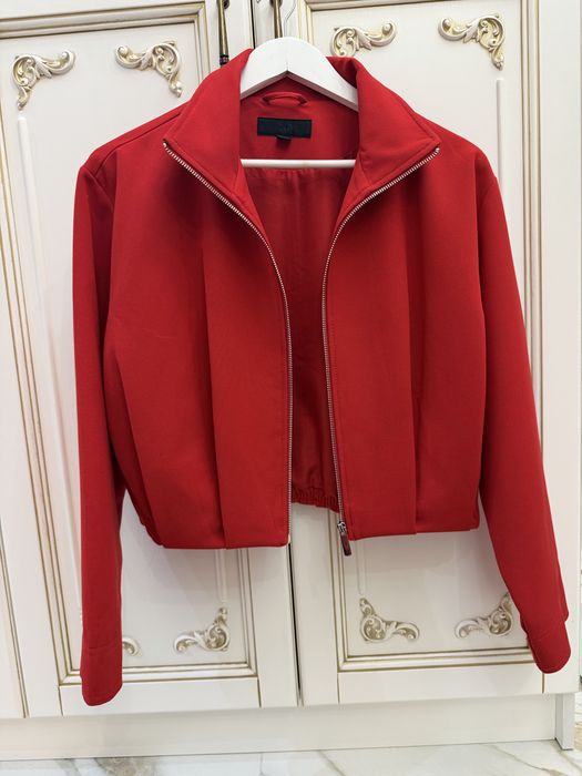 Бомпер красний Zara
