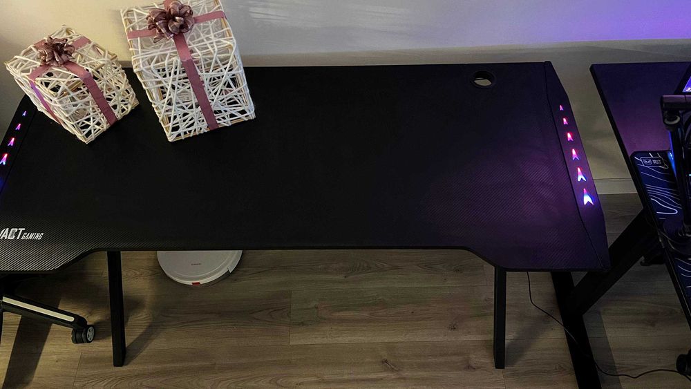 Biurko komputerowe na sprzedaż