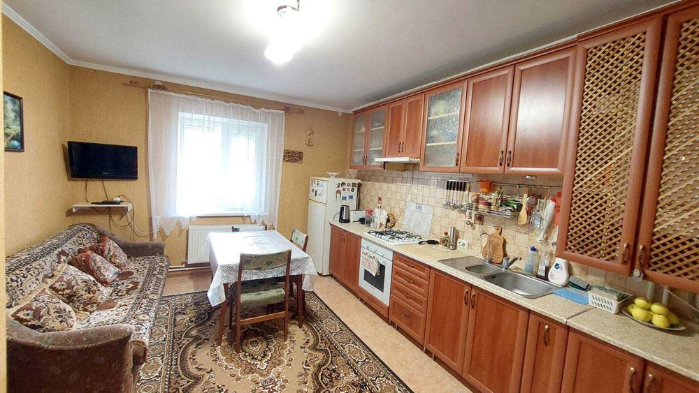 Продаж  будинку . 12сот. землі.