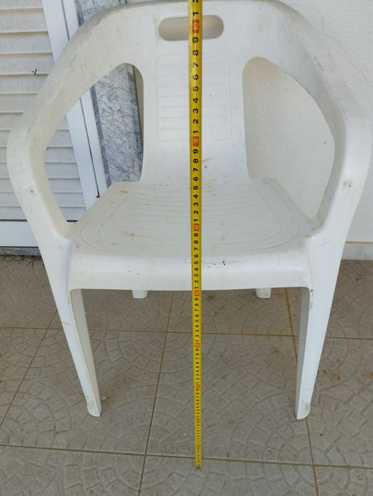 Cadeira de jardim branca