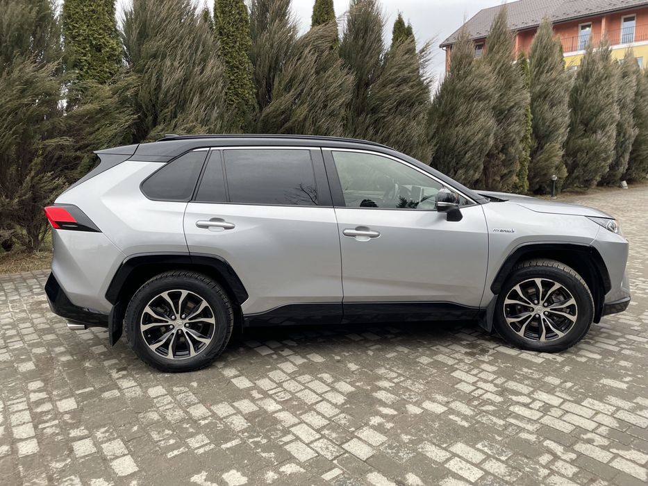 Продам автоToyota RAV4 HYBRID ОФІЦІАЛ