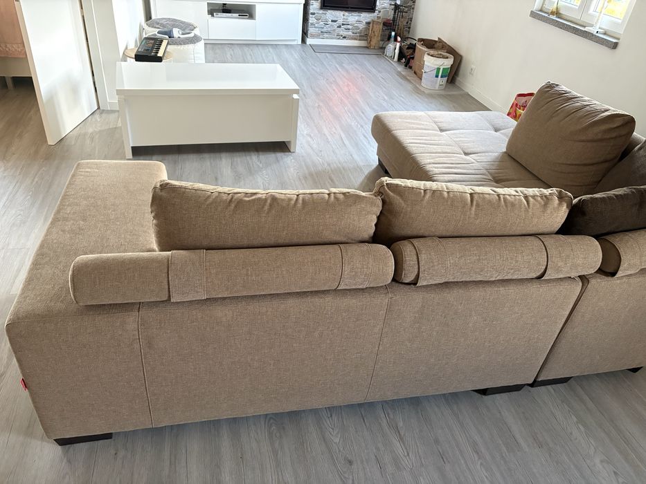 Sofá e Mesa de Centro