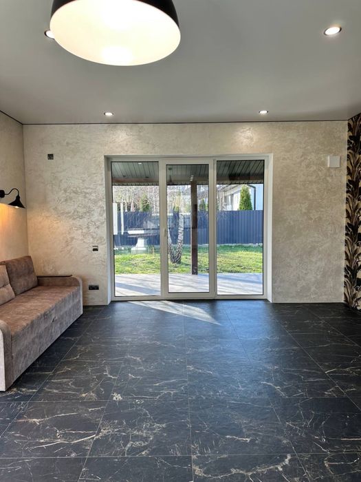 Будинок біля озера з новим ремонтом на 6 сотках. Два види опалення !