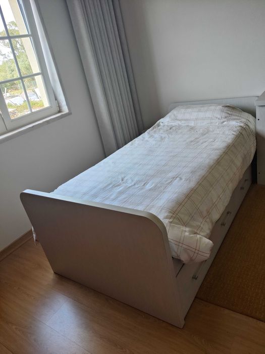 Conjunto cama e secretária