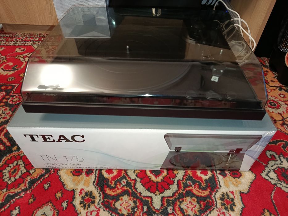 Виниловый проигрыватель TEAC TN-175 Black (Open Box) — Идеальный