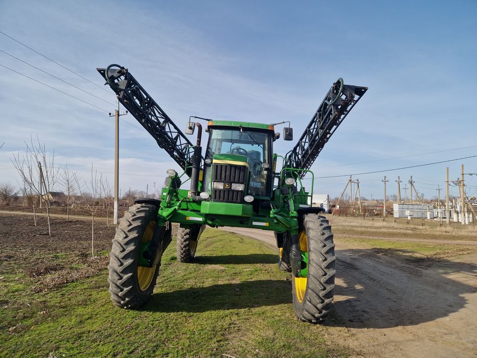Самохідний оприскувач JOHN DEERE-4710