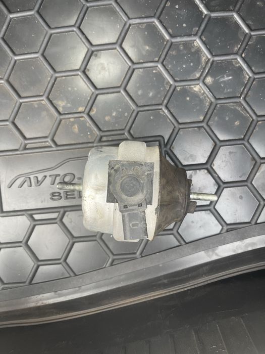 Подушка двигуна Audi a6 c5 2.5tdi