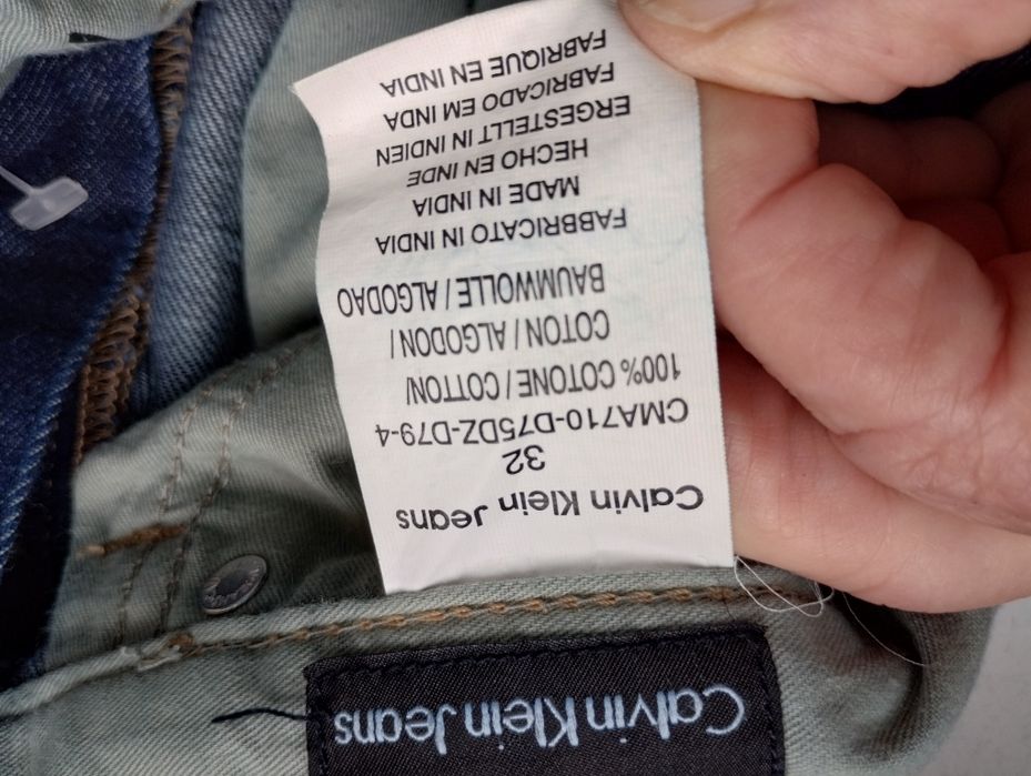 Calvin Klein Jeans Est. 1978 artystyczn legenda projektanta Rafa Simonsa.