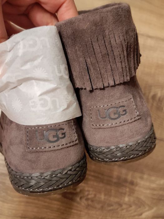 Ботинки UGG kennady