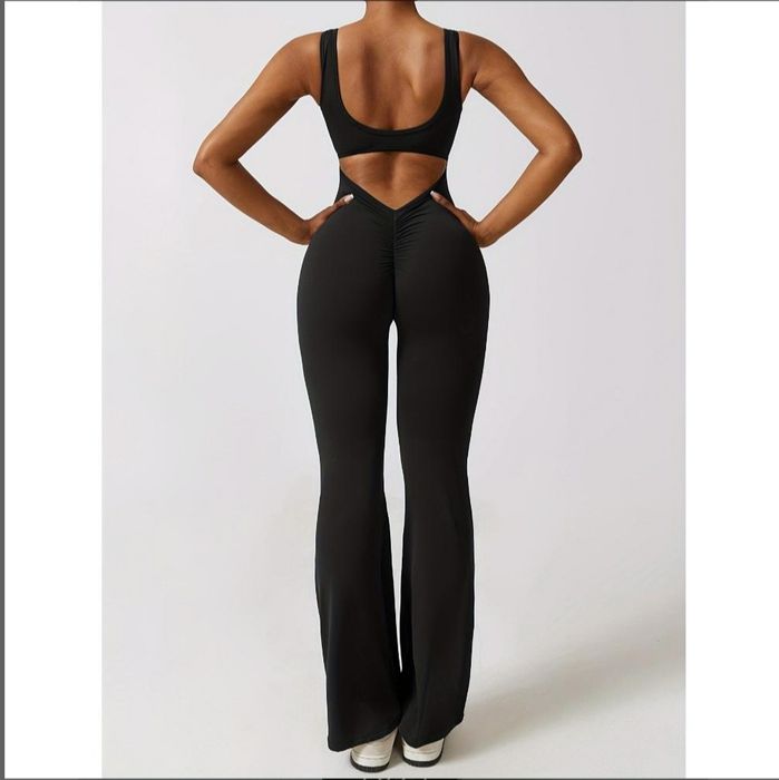 Комбинезон с открытой спинкой, чашки паралон  б/у