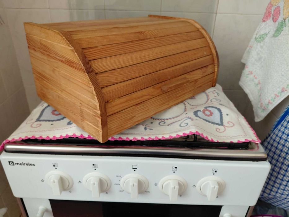 Caixa de Pão em bambu prática e elegante