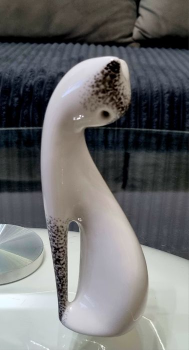 Sygnowana figurka „Siedzący kot” M. Naruszewicz Ćmielów, 1956 r.