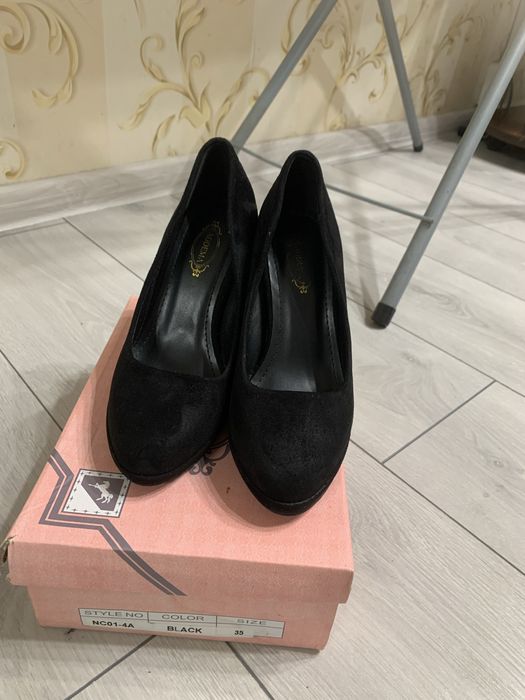 Замшевые туфли 35 размер