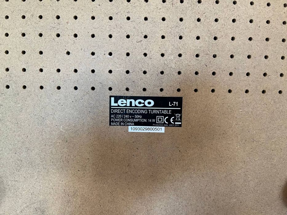 Вініловий програвач Lenco L-71