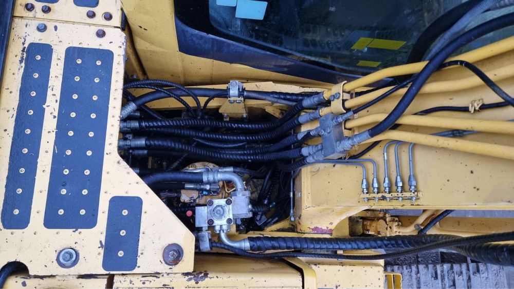Экскаватор Komatsu PC 190 LC , болотная гусенница