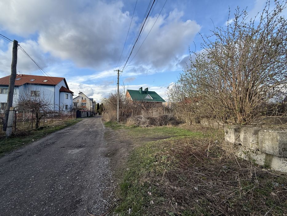 Продаж ділянки не подалік озера