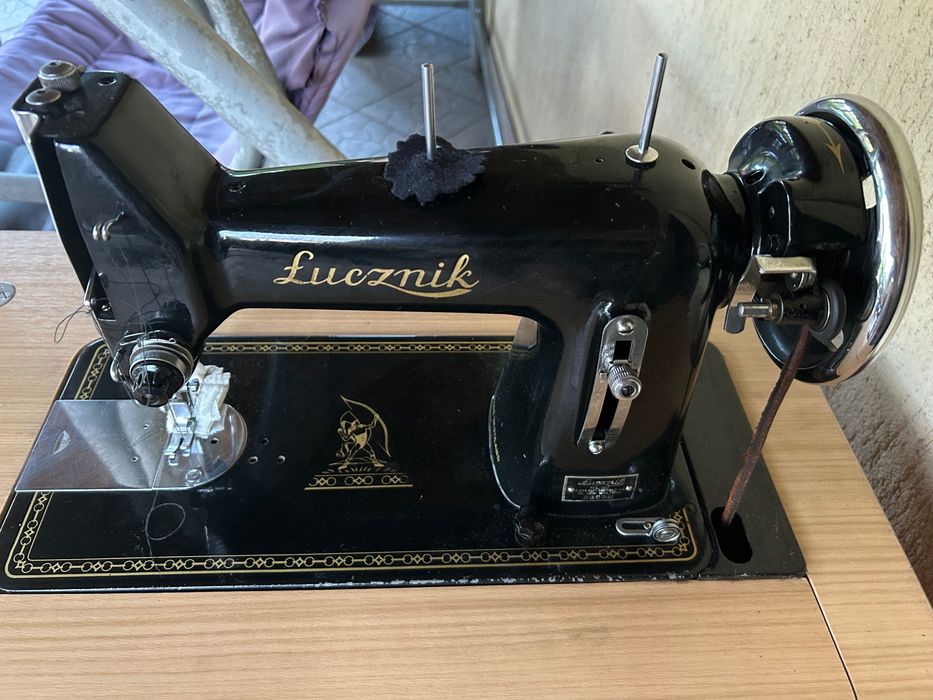 Maszyna do szycia łucznik kl.82