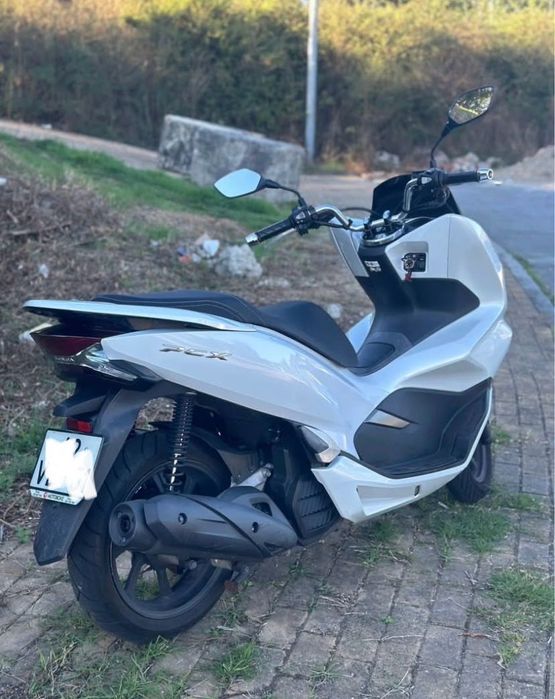 Honda pcx 125cc.