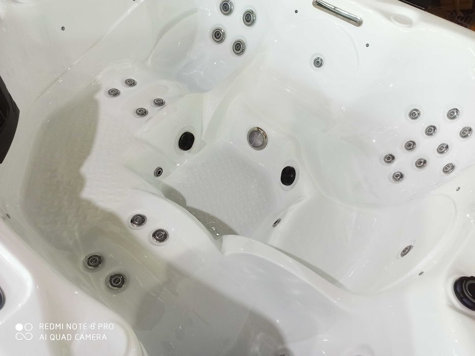 Jacuzzi 5 osobowe, zewnętrzna wanna z hydromasażem, 36 dysz, Demo