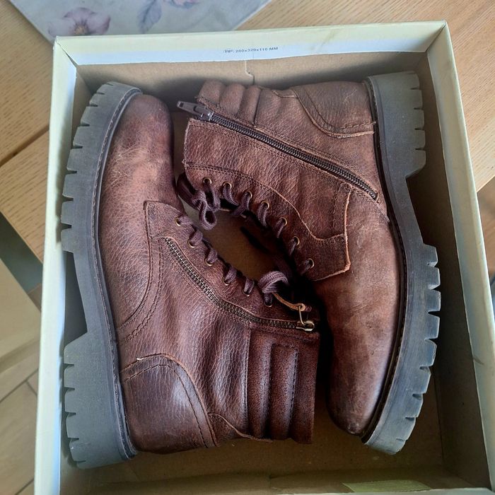 Buty trzewiki za kostkę skórzane Lasocki Young rozmiar 40 brązowe