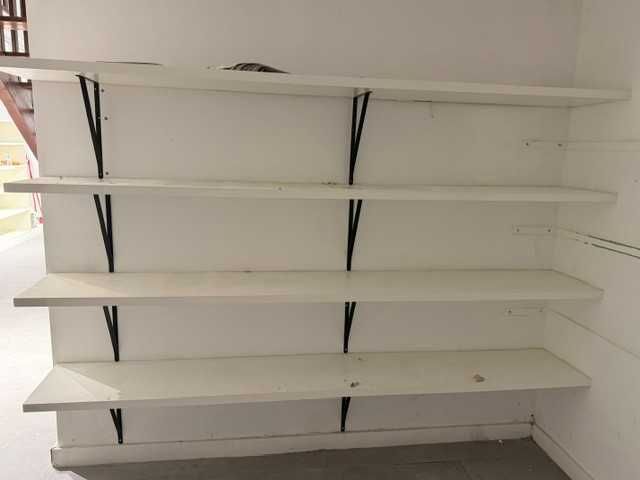 Estante de parede individual com suporte
