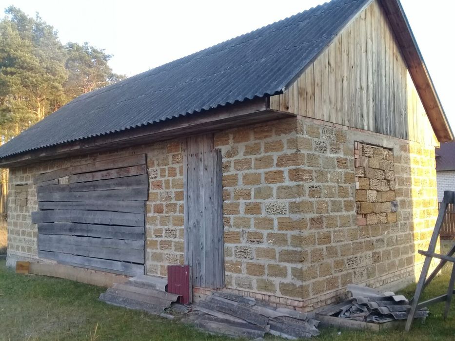 Двоповерховий будинок