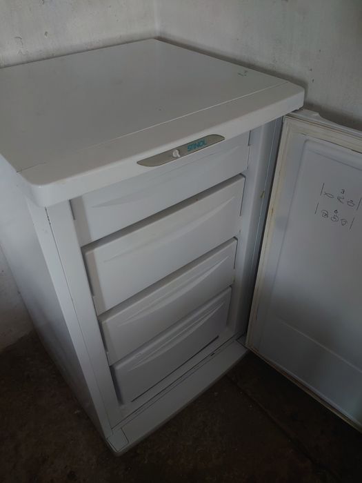 Морозильна камера STINOL