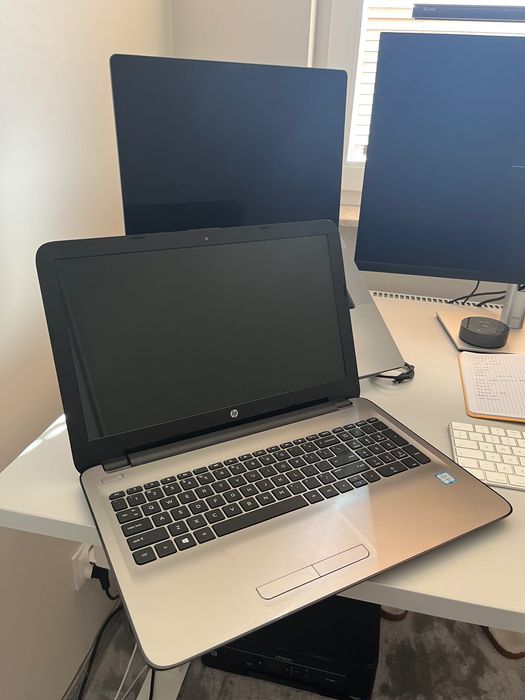 Laptop HP – Intel i3, 8 GB RAM, 1 TB HDD – sprawny, gotowy do pracy + zasilacz + torba