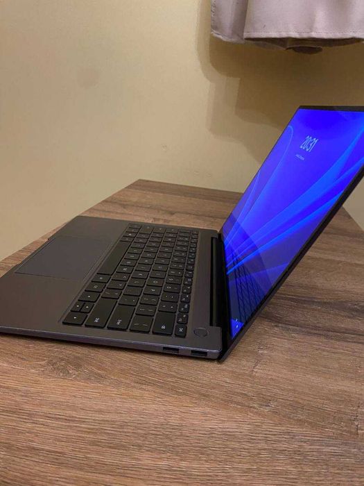 laptop HUAWEI MateBook D14 — stan bardzo dobry!