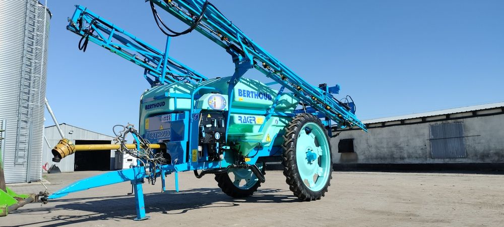 Opryskiwacz Berthoud Racer 2700L 24m 6 sekcji Oryginał