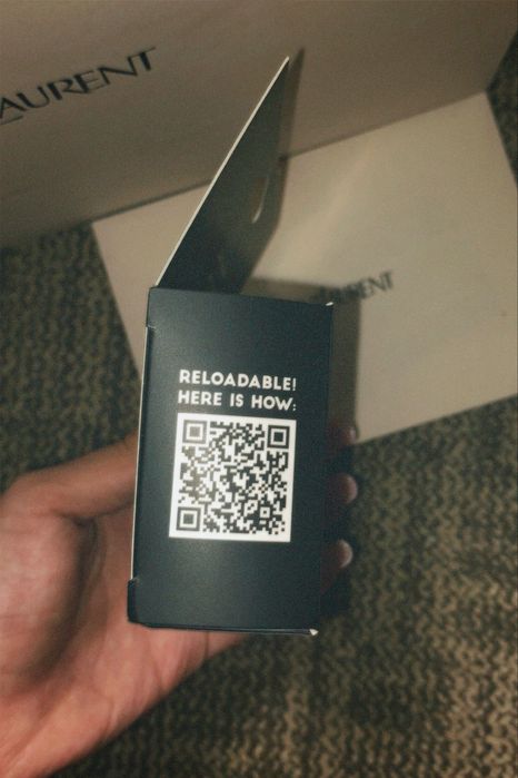 Плівкова фотокамера Yves Saint Laurent