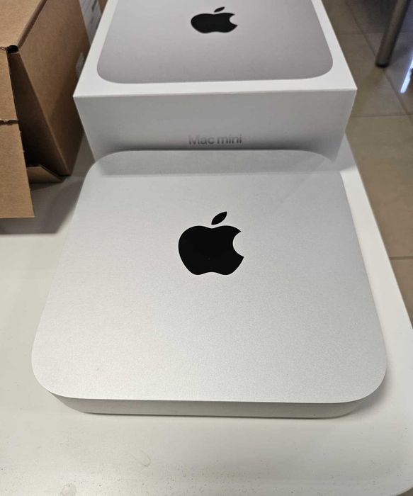 Mac mini M2 8/256GB, super stan + monitor LG 24" gratis