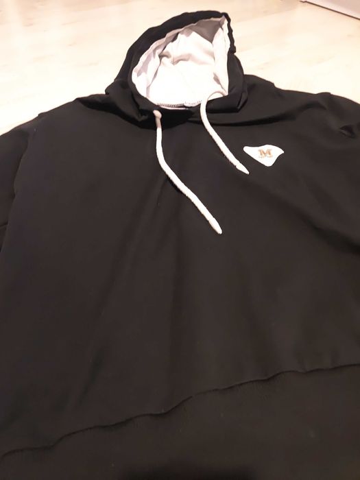 Bluza damska czarna z kapturem