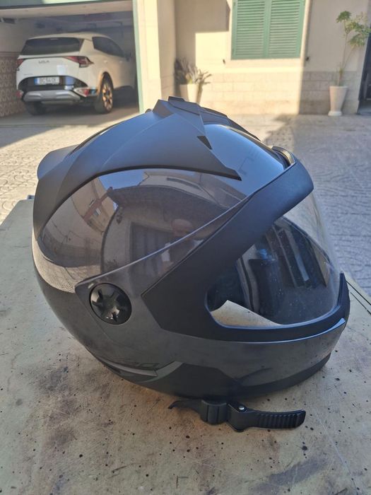 Capacete de mota.