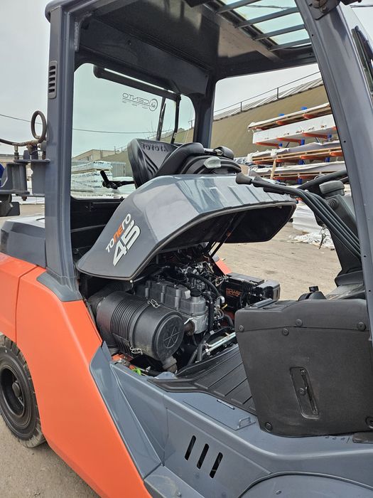 Навантажувач вилковий Toyota 4 тонни. Вилочный погрузчик Тойота 4 т