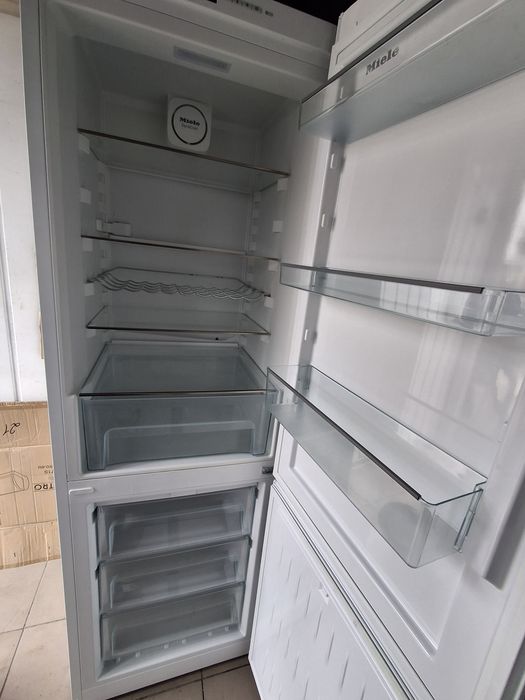 Холодильник Miele modelKFN28133 D