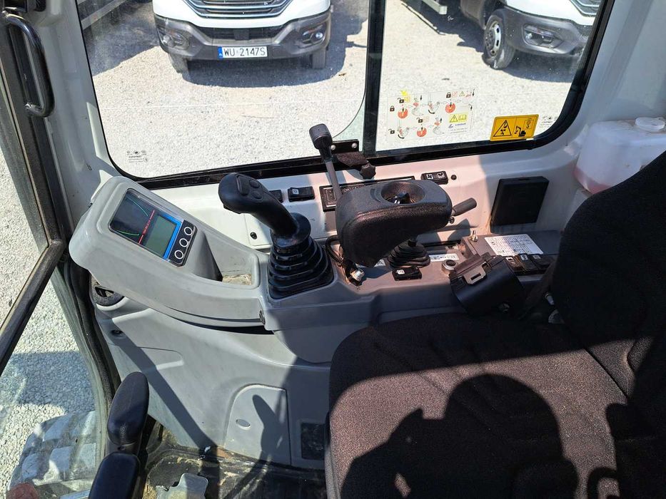 Koparka Takeuchi TB225