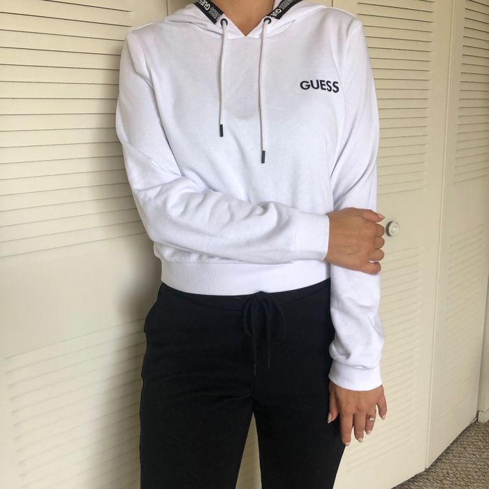 Guess bluza biala z kapturem roz M
