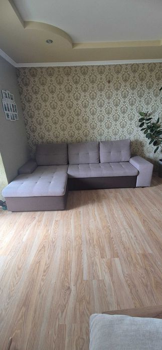 Продам кутовий диван у відмінному стані