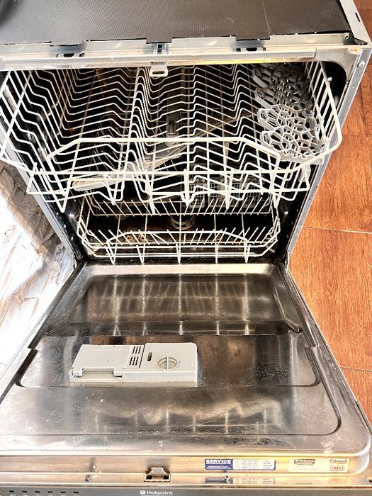Посудомоечна машина Hotpoint выстроенная