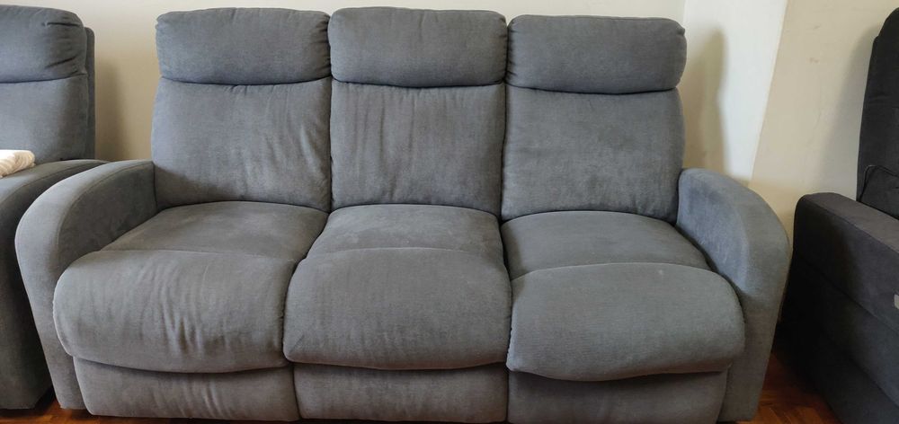 Sofá reclinável Usado em bom estado