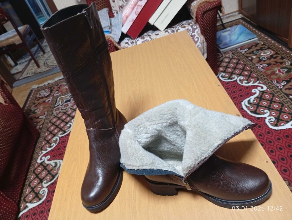Чоботи жіночі, зимові, шкіряні, розмір 38