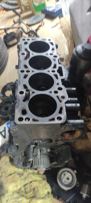 Двигун блок двигуна в зборі Volkswagen Transporter VW T5 1.9TDI AXC