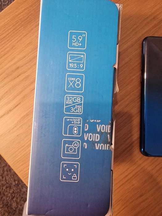Telemóvel Alcatel 3 (botão power avariado)