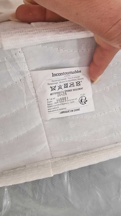 Cama beliche com colchões